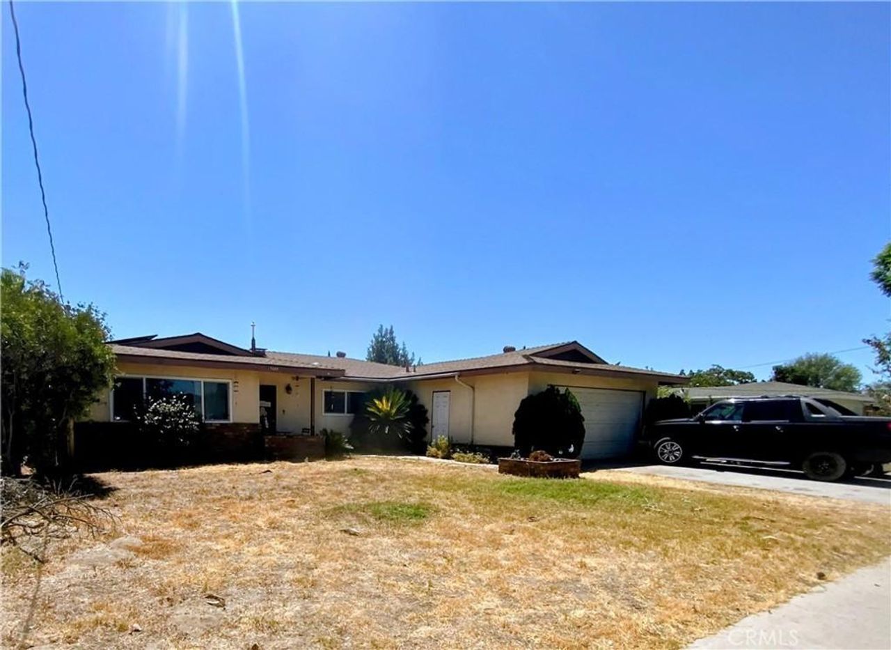 listing, photo 1