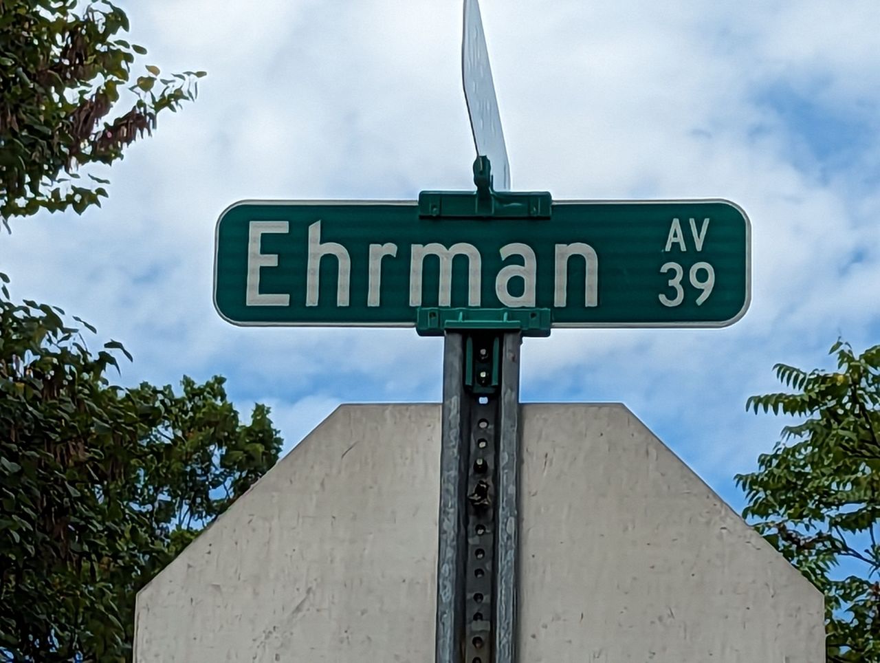 listing, photo 1