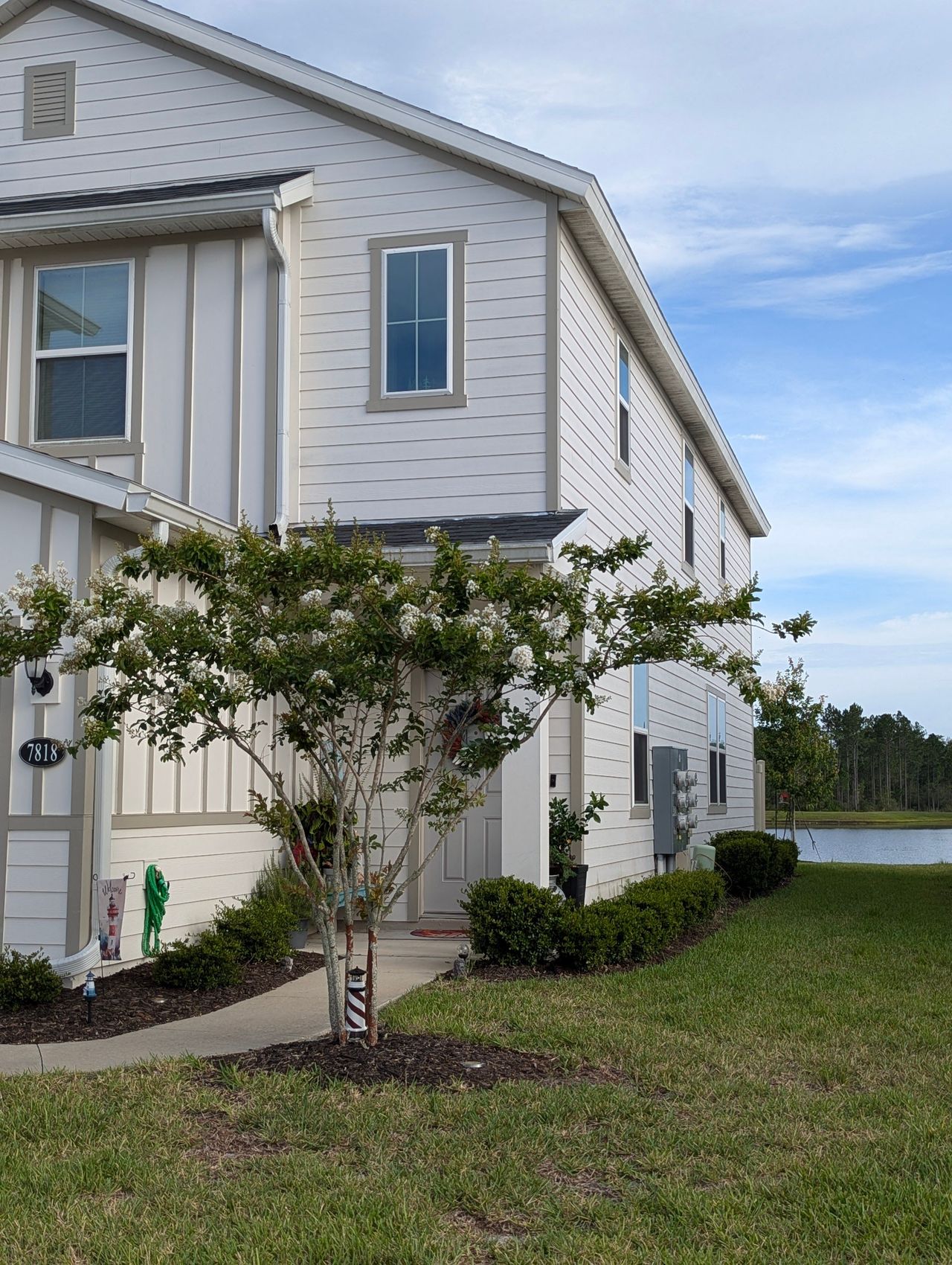 listing, photo 1