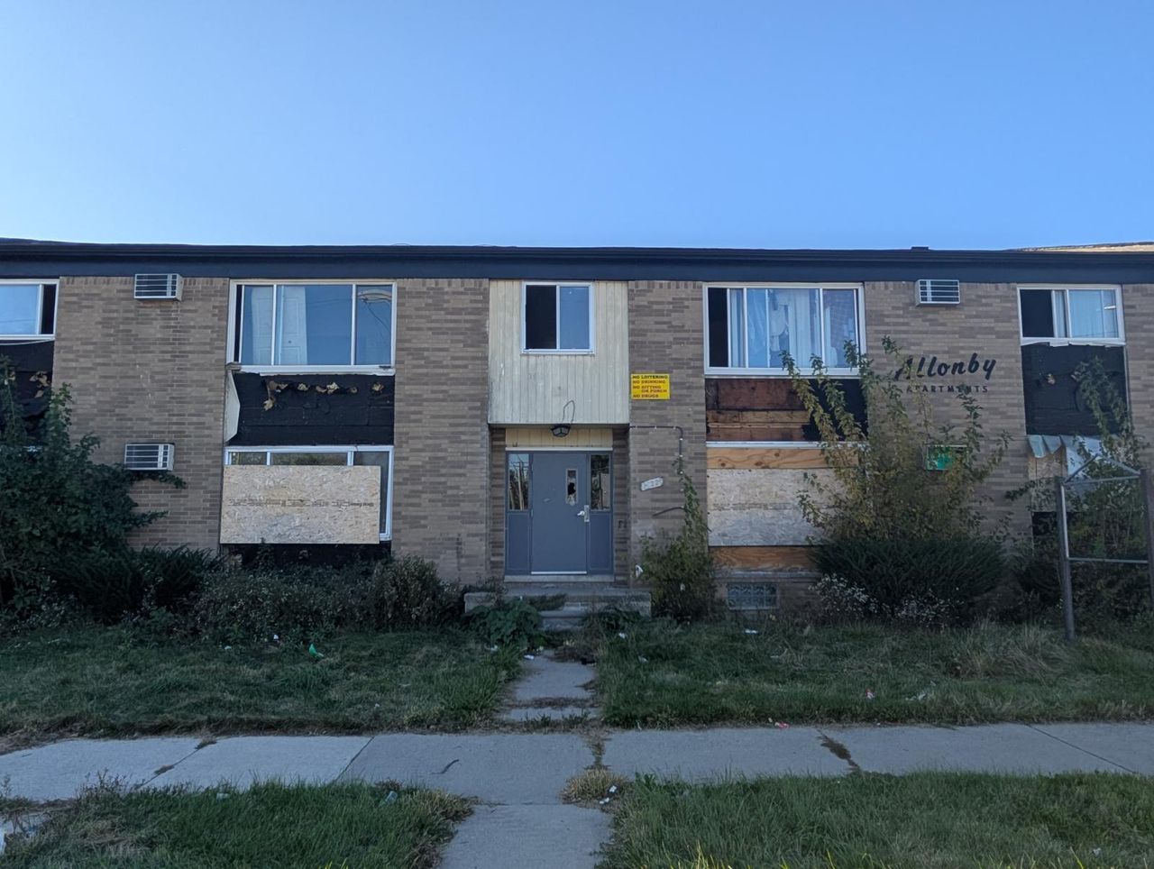 listing, photo 1
