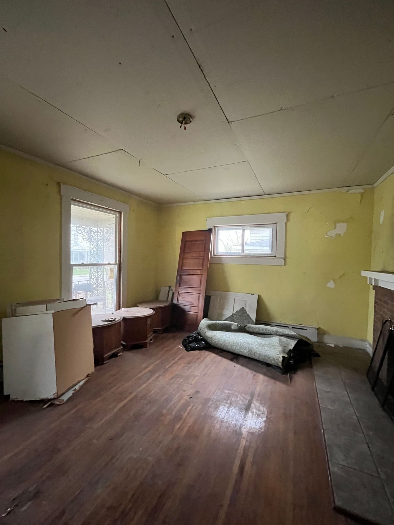 listing, photo 1