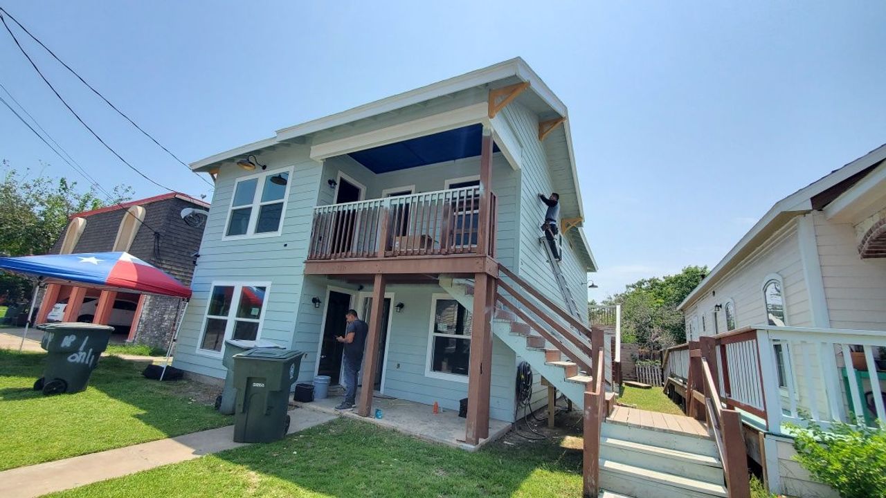 listing, photo 1