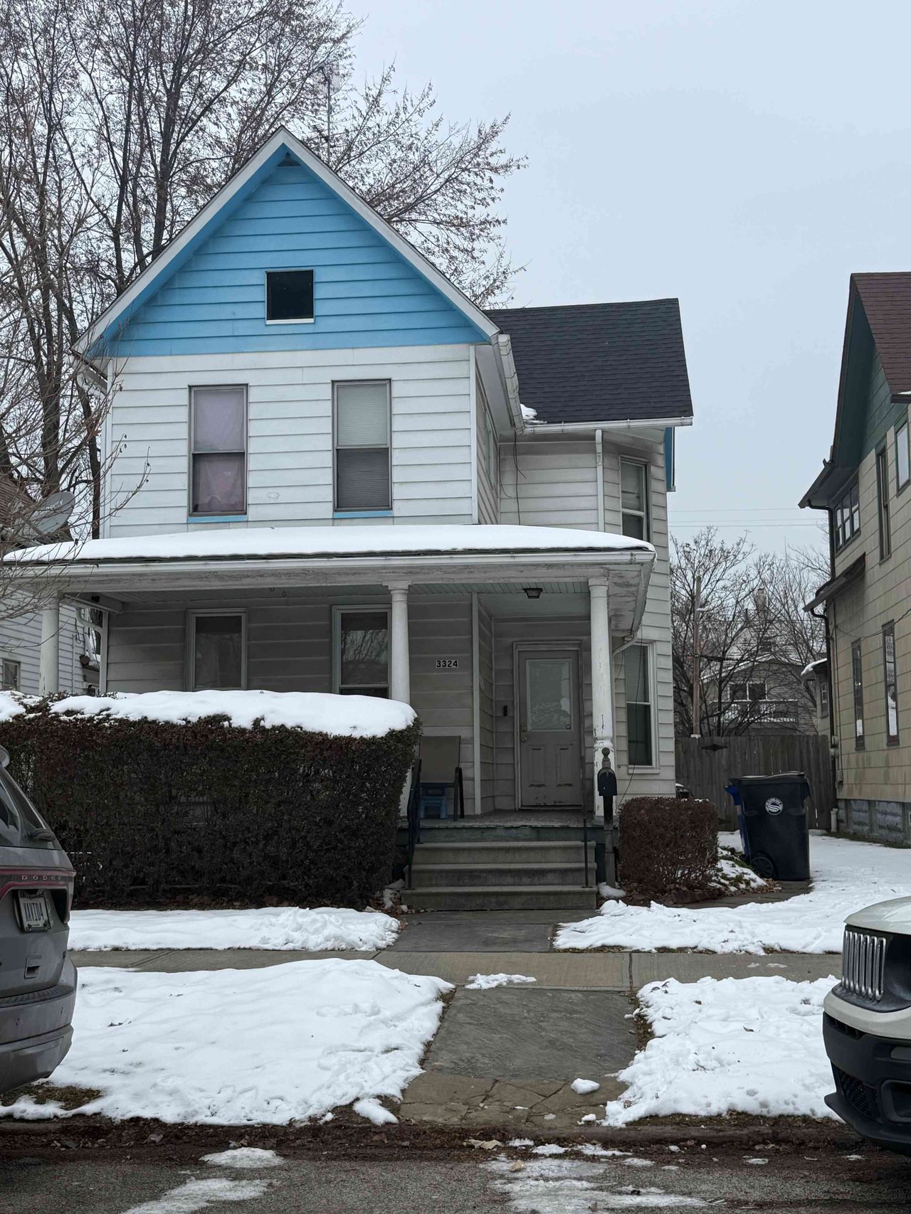 listing, photo 1