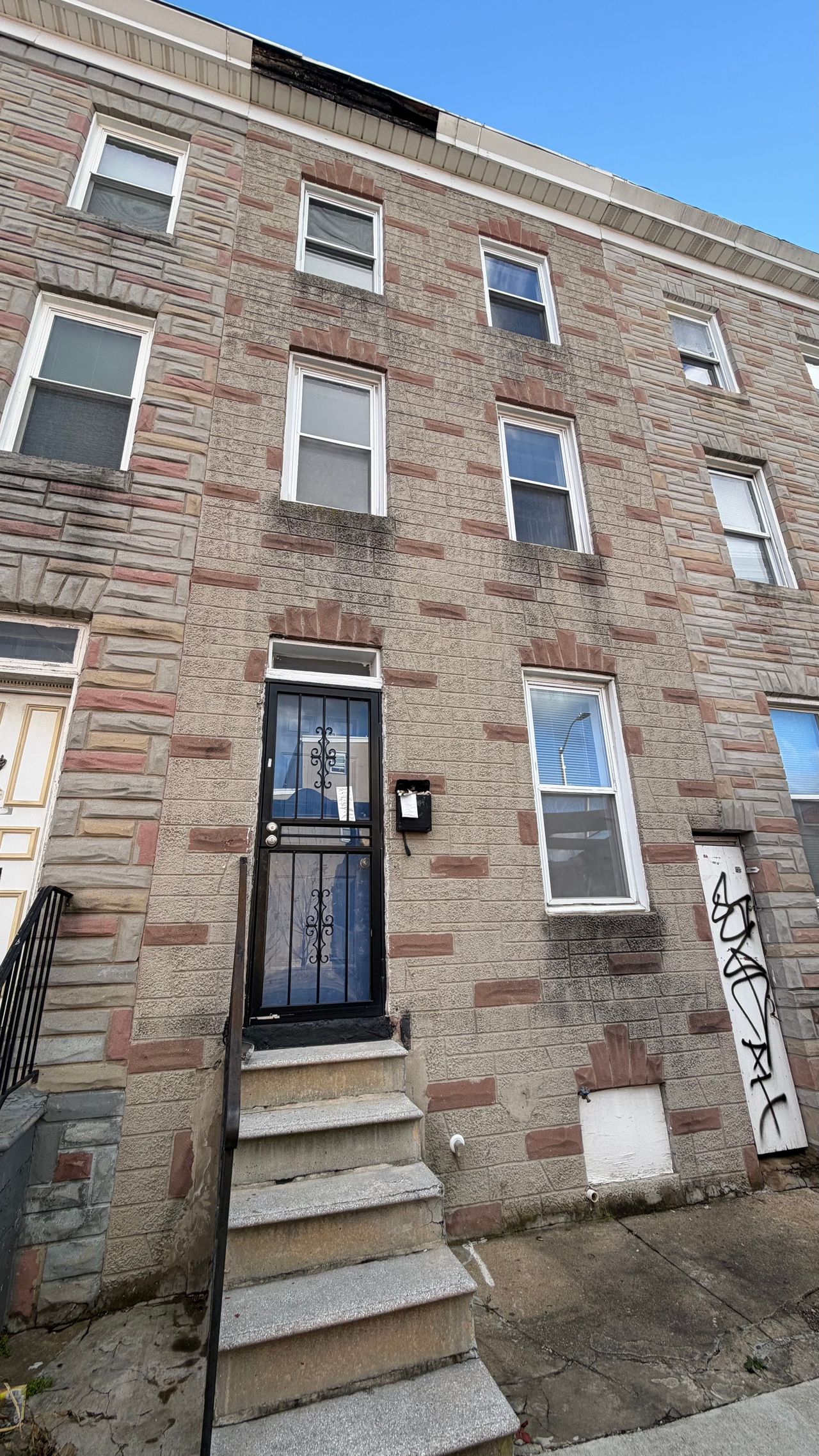 listing, photo 1
