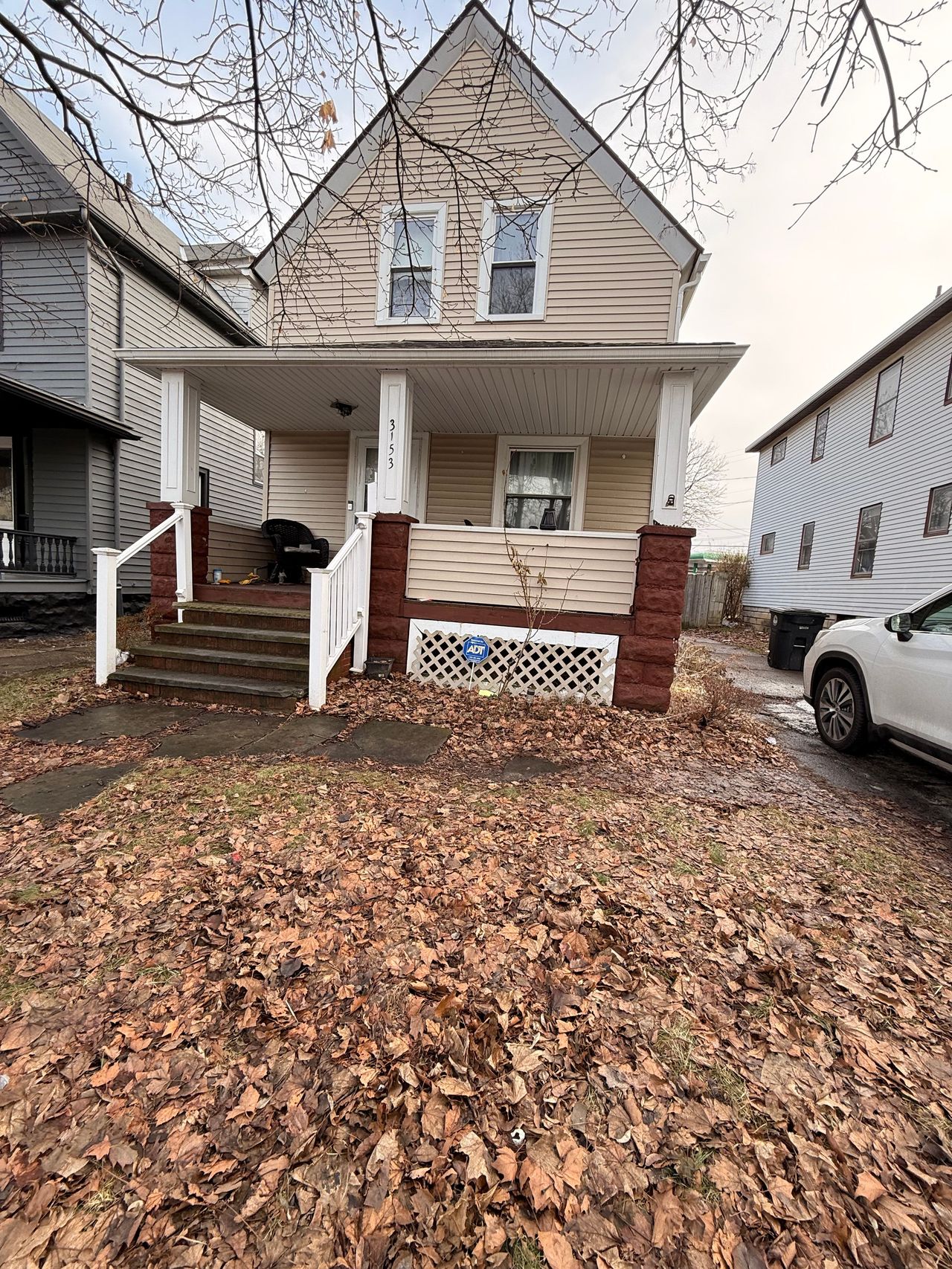 listing, photo 1
