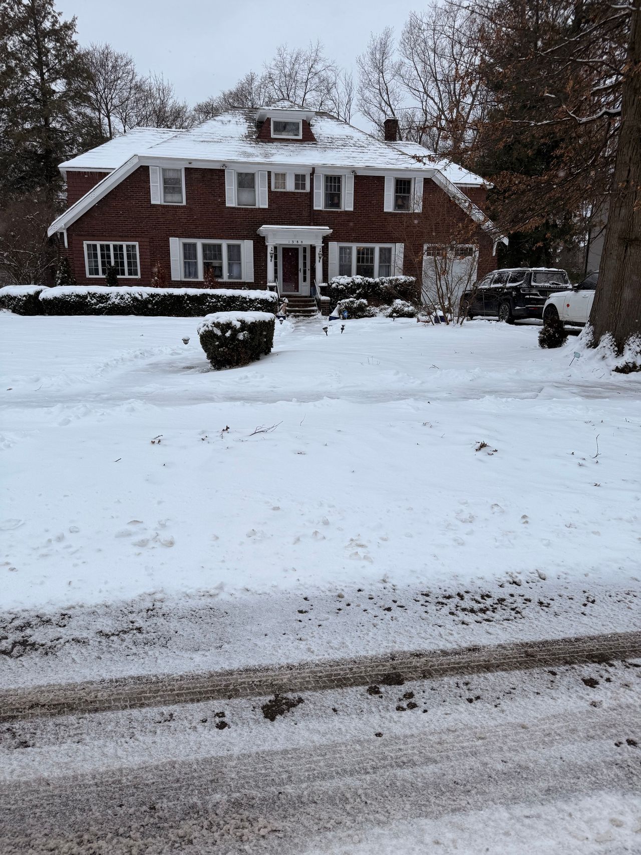 listing, photo 1