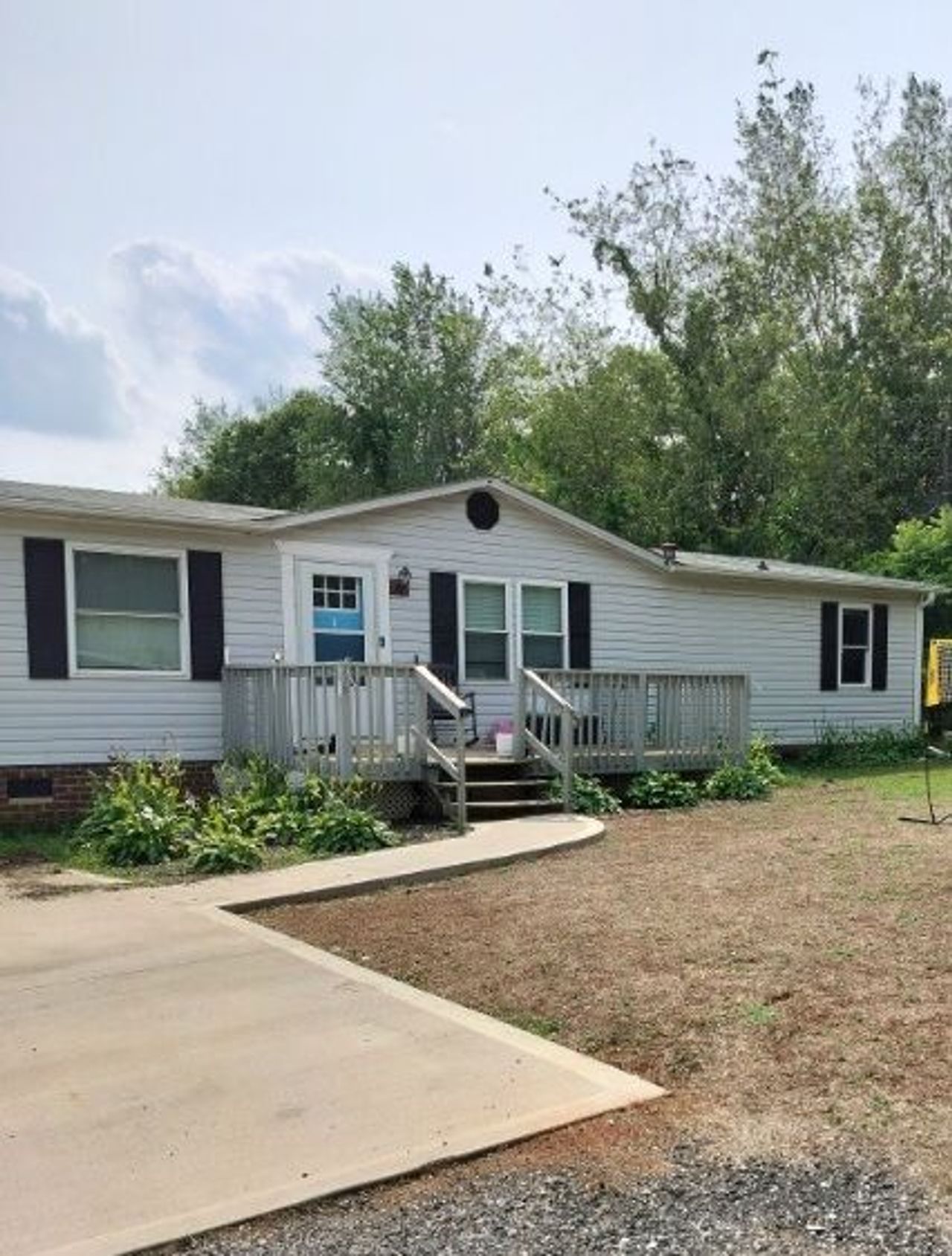 listing, photo 1