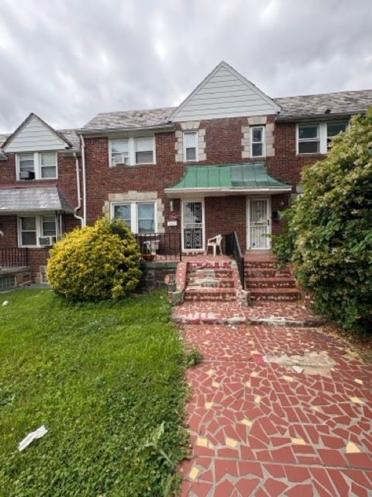 listing, photo 1