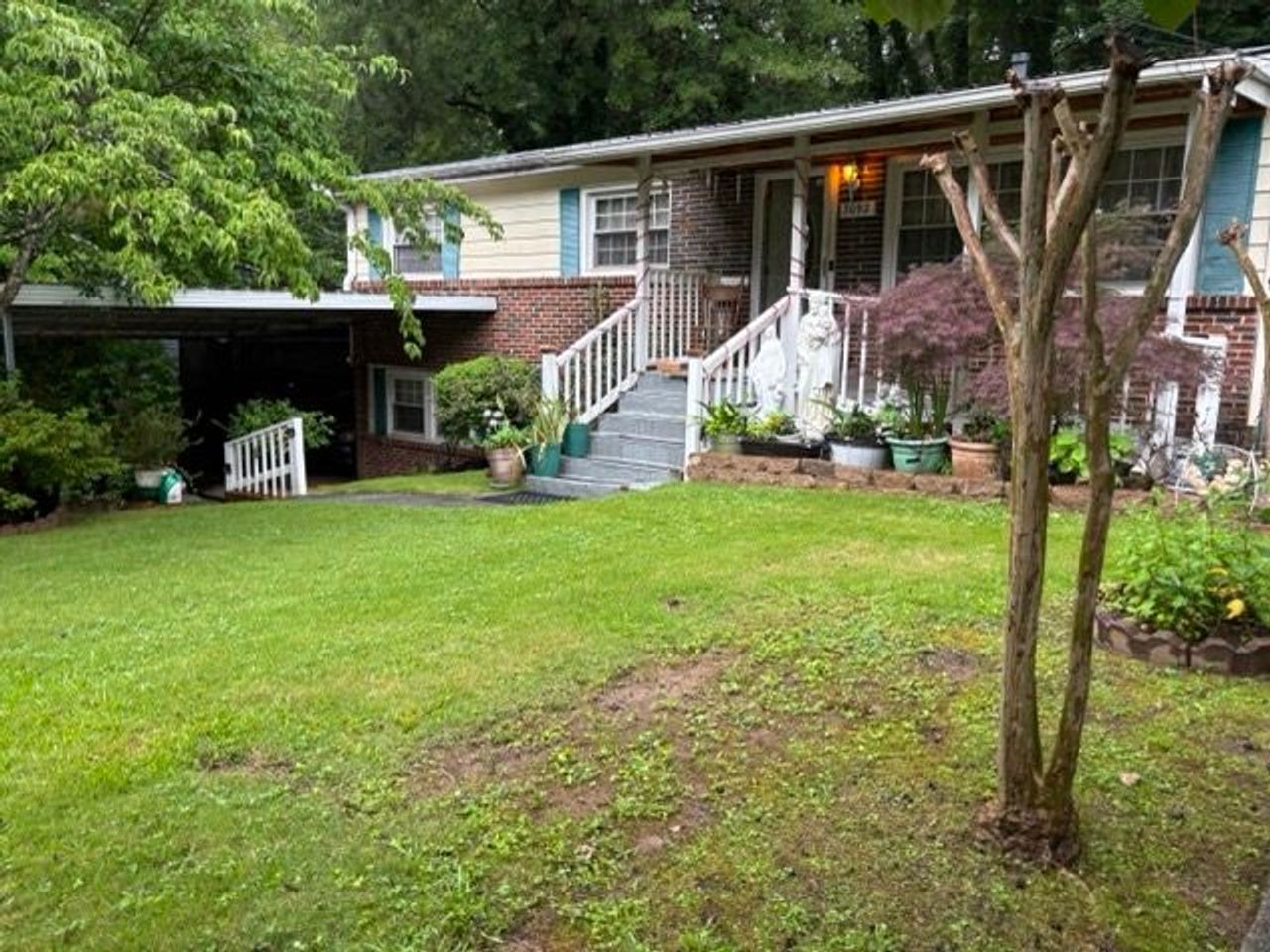 listing, photo 1