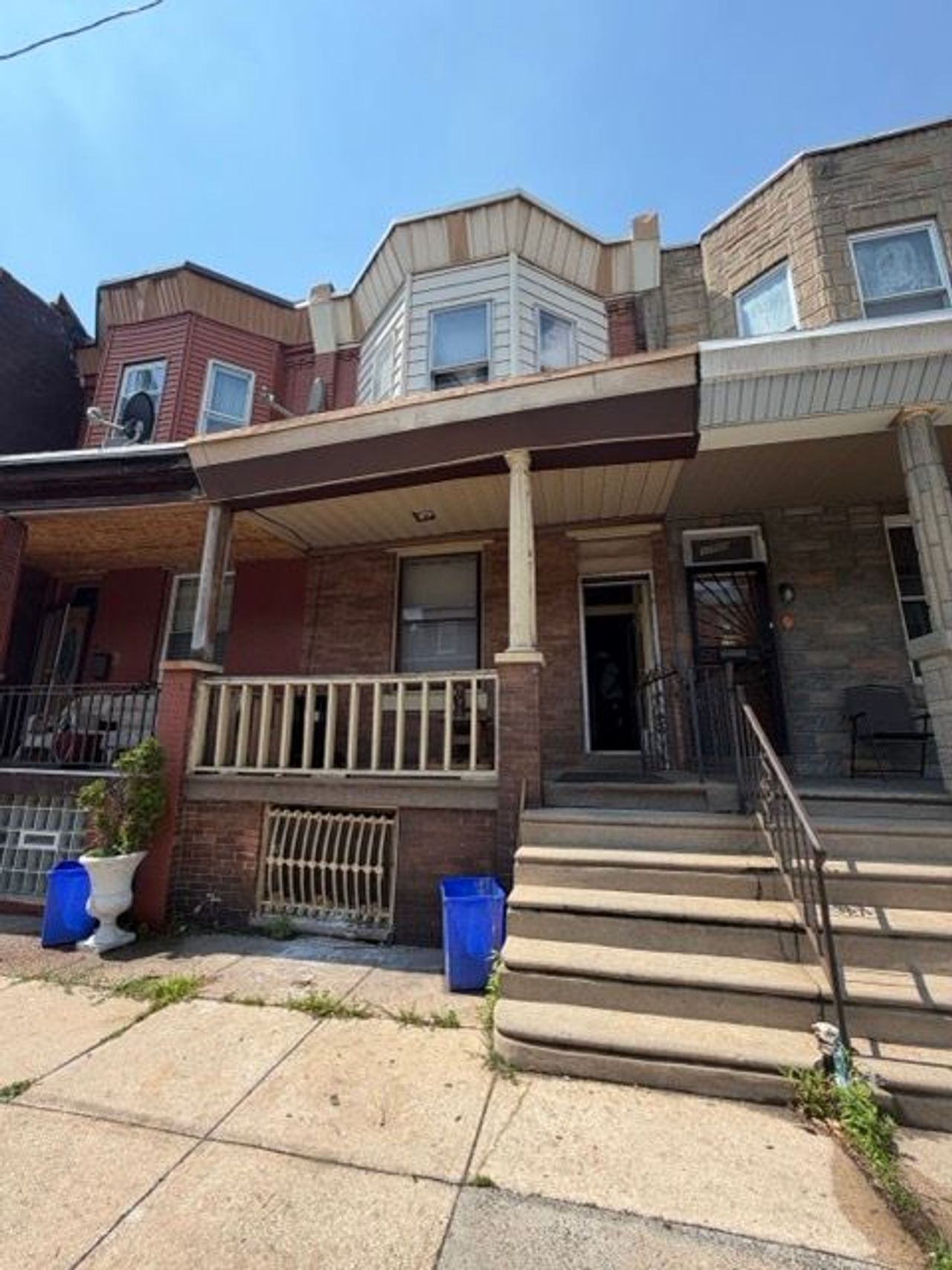 listing, photo 1