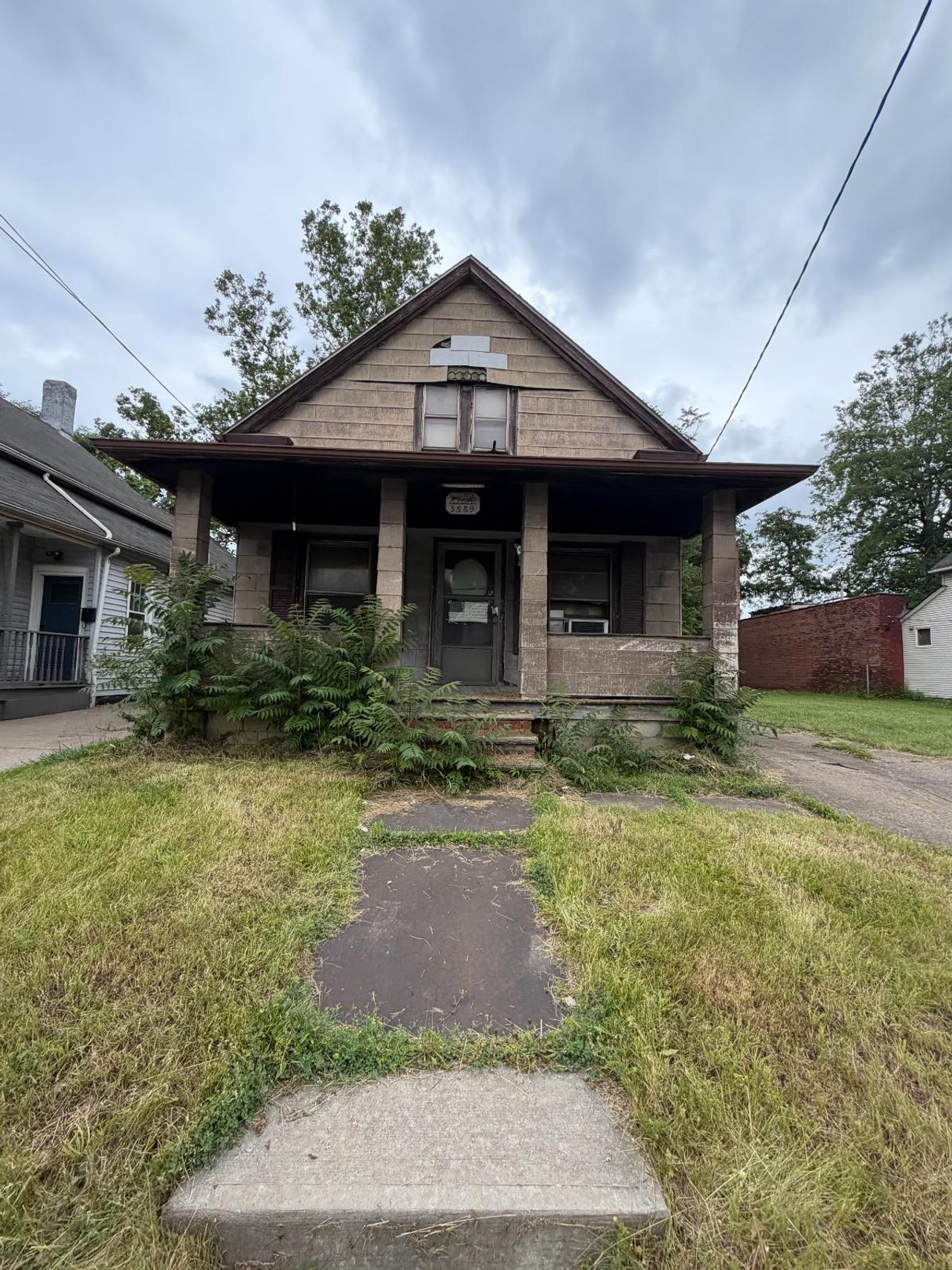 listing, photo 1