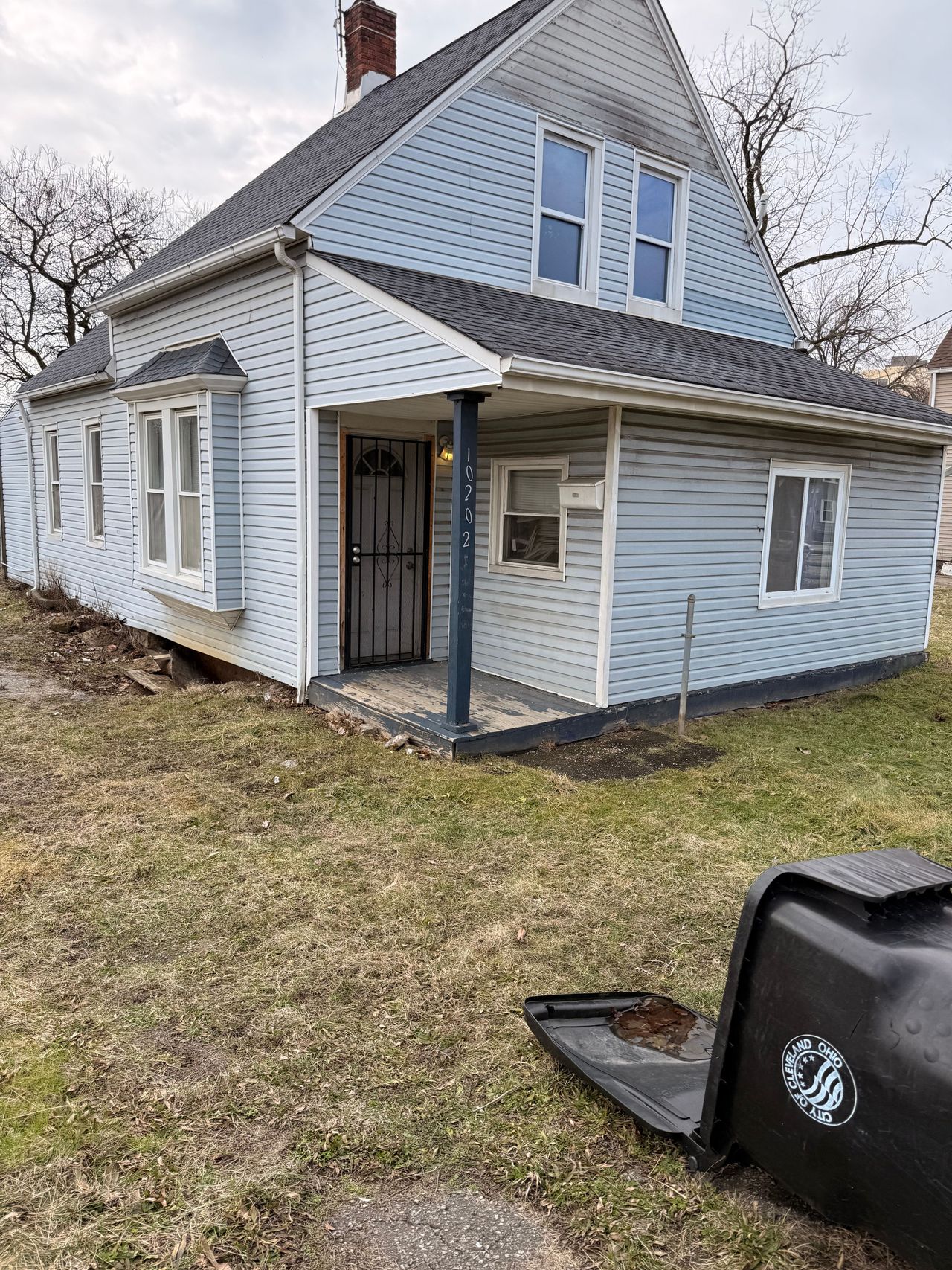 listing, photo 1