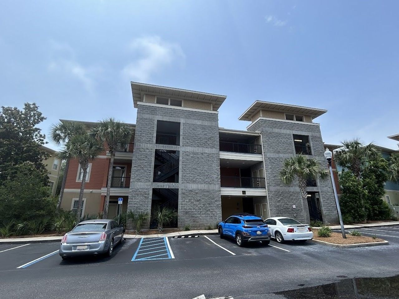 listing, photo 1