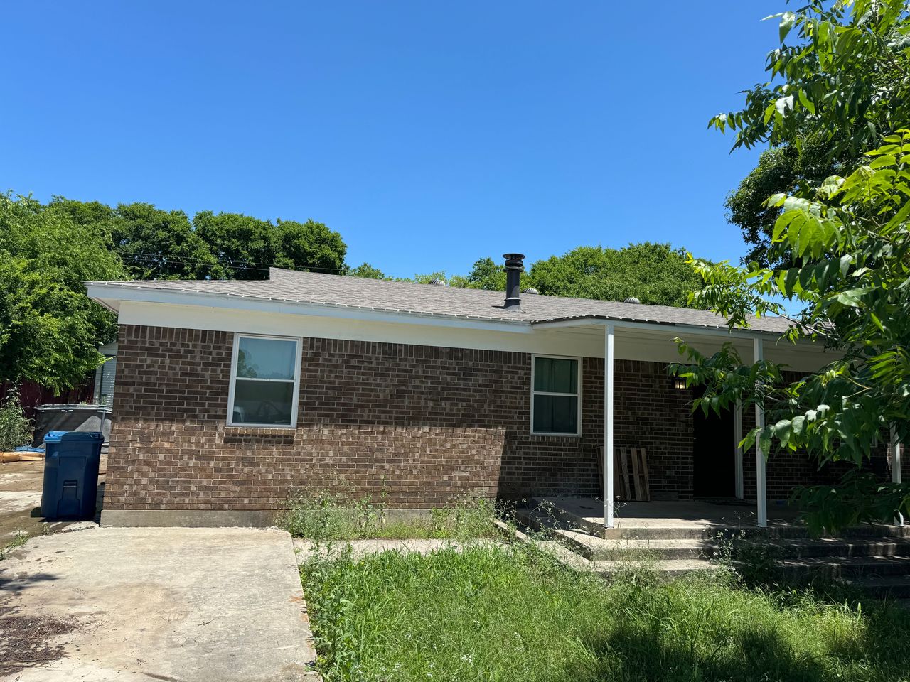 listing, photo 1