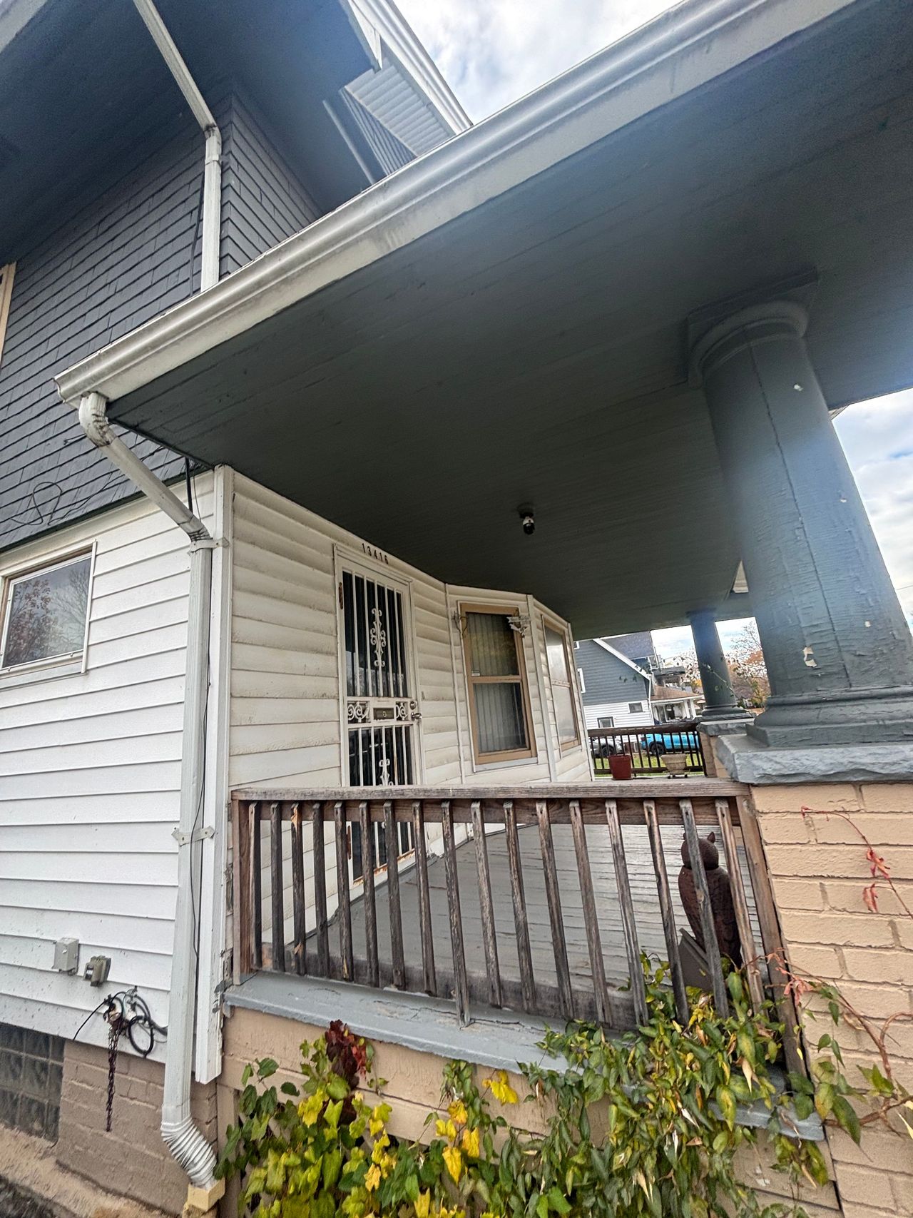 listing, photo 1