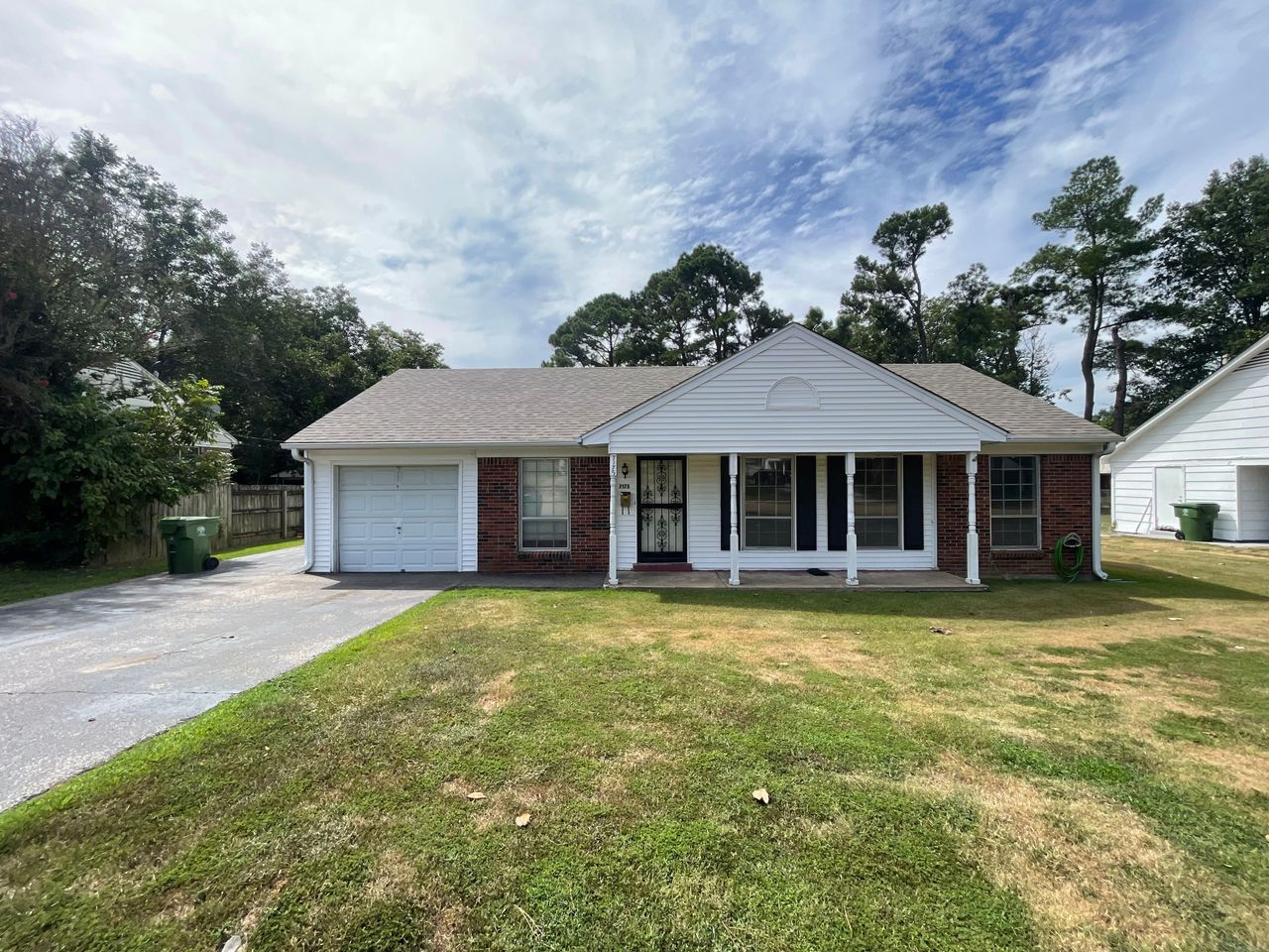 listing, photo 1