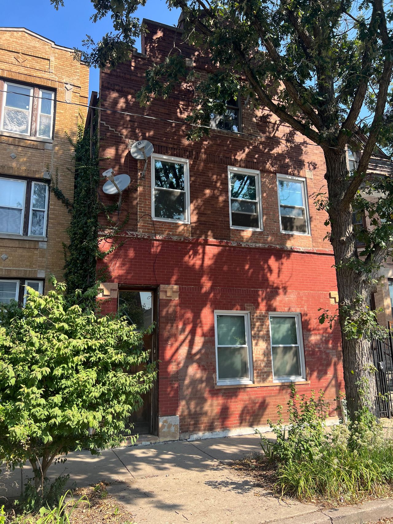 listing, photo 1