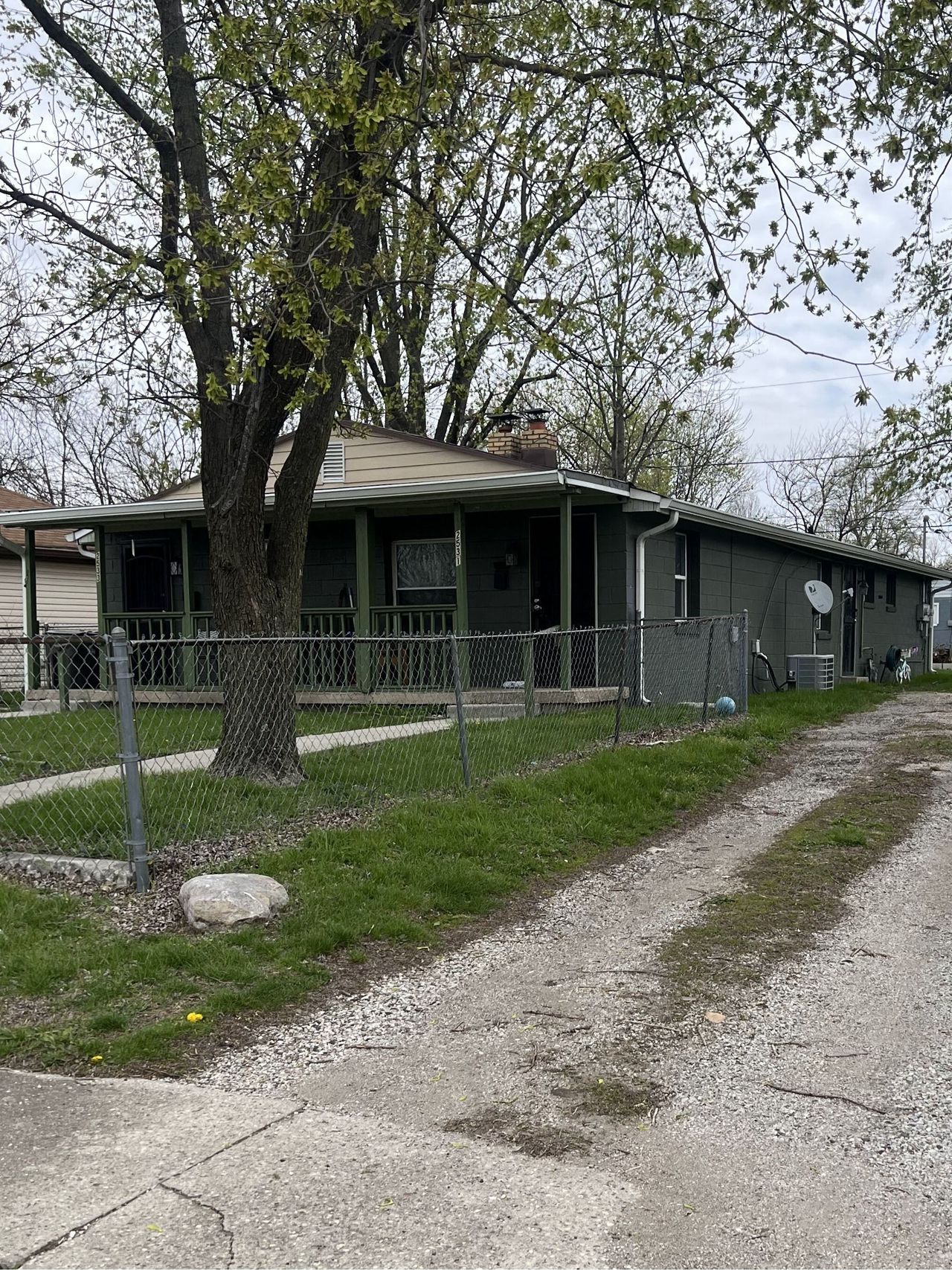 listing, photo 1