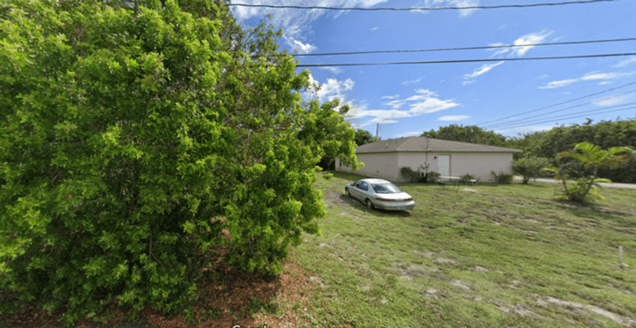 listing, photo 1