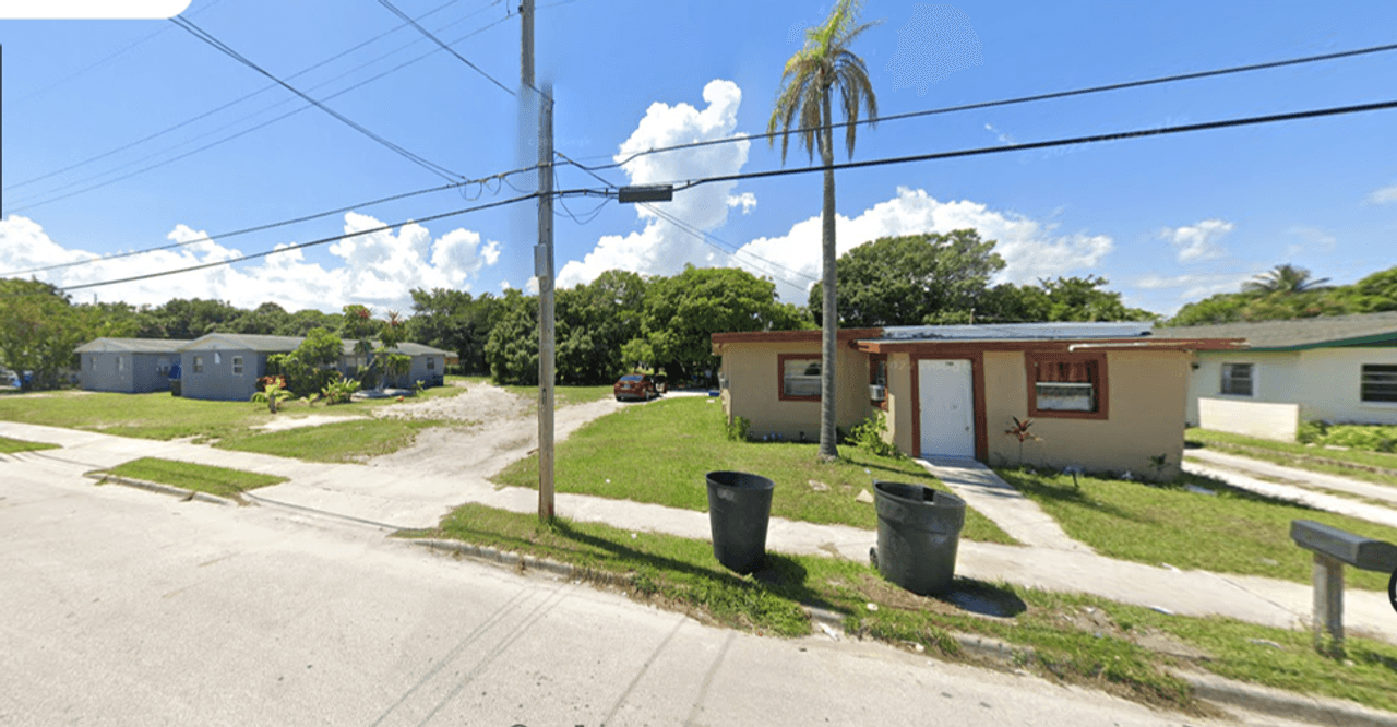 listing, photo 1