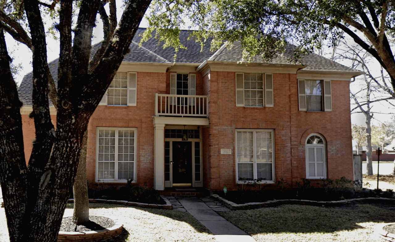 listing, photo 1