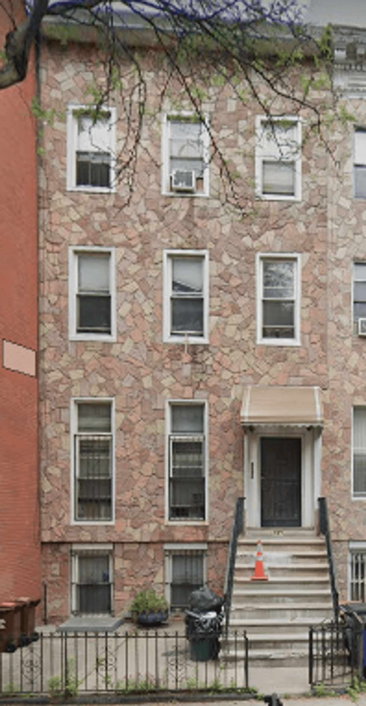 listing, photo 1