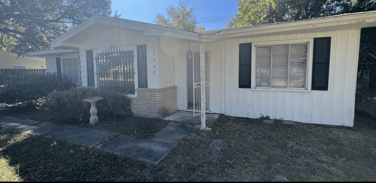 listing, photo 1