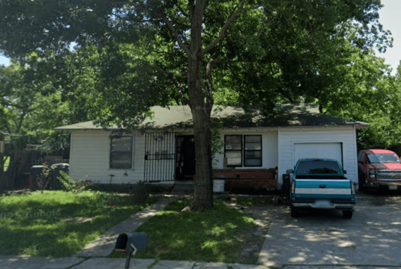 listing, photo 1