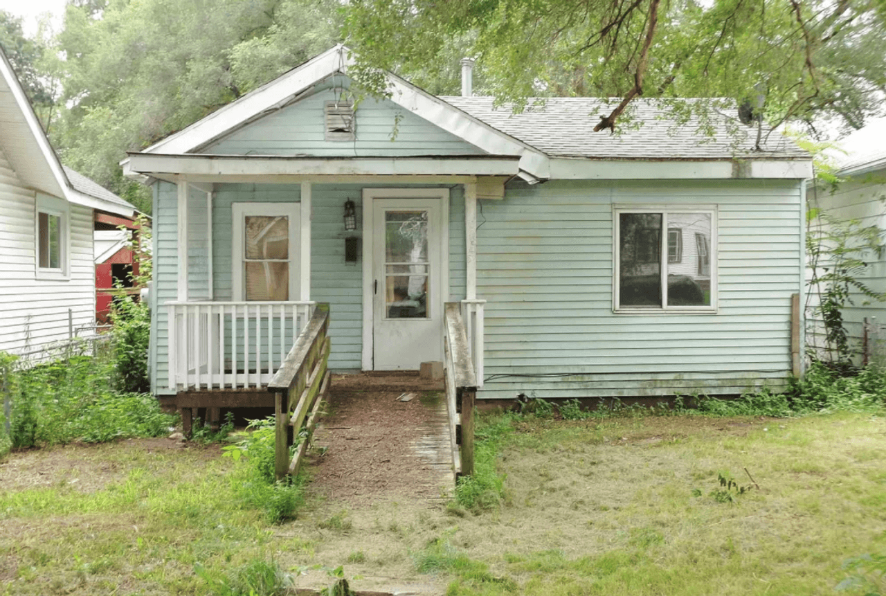listing, photo 1