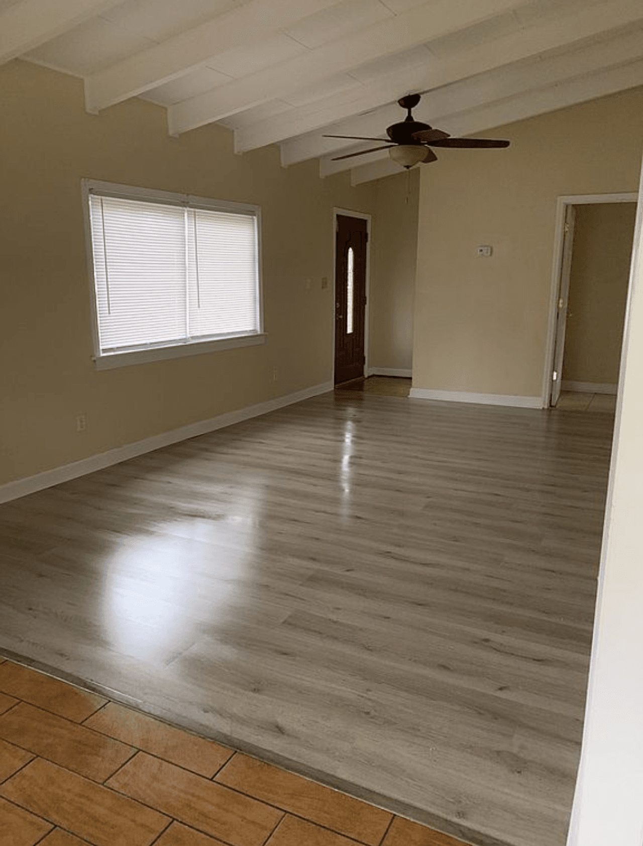 listing, photo 1
