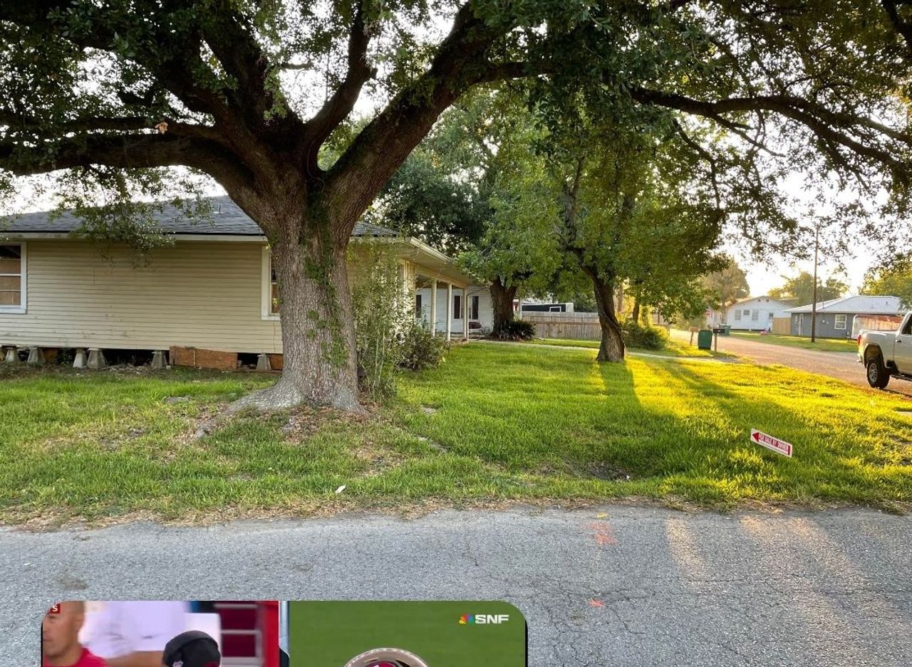 listing, photo 1