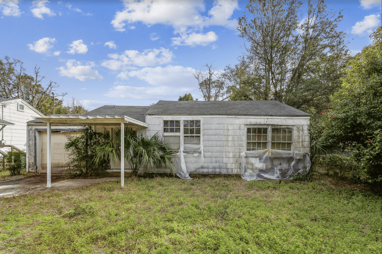 listing, photo 1