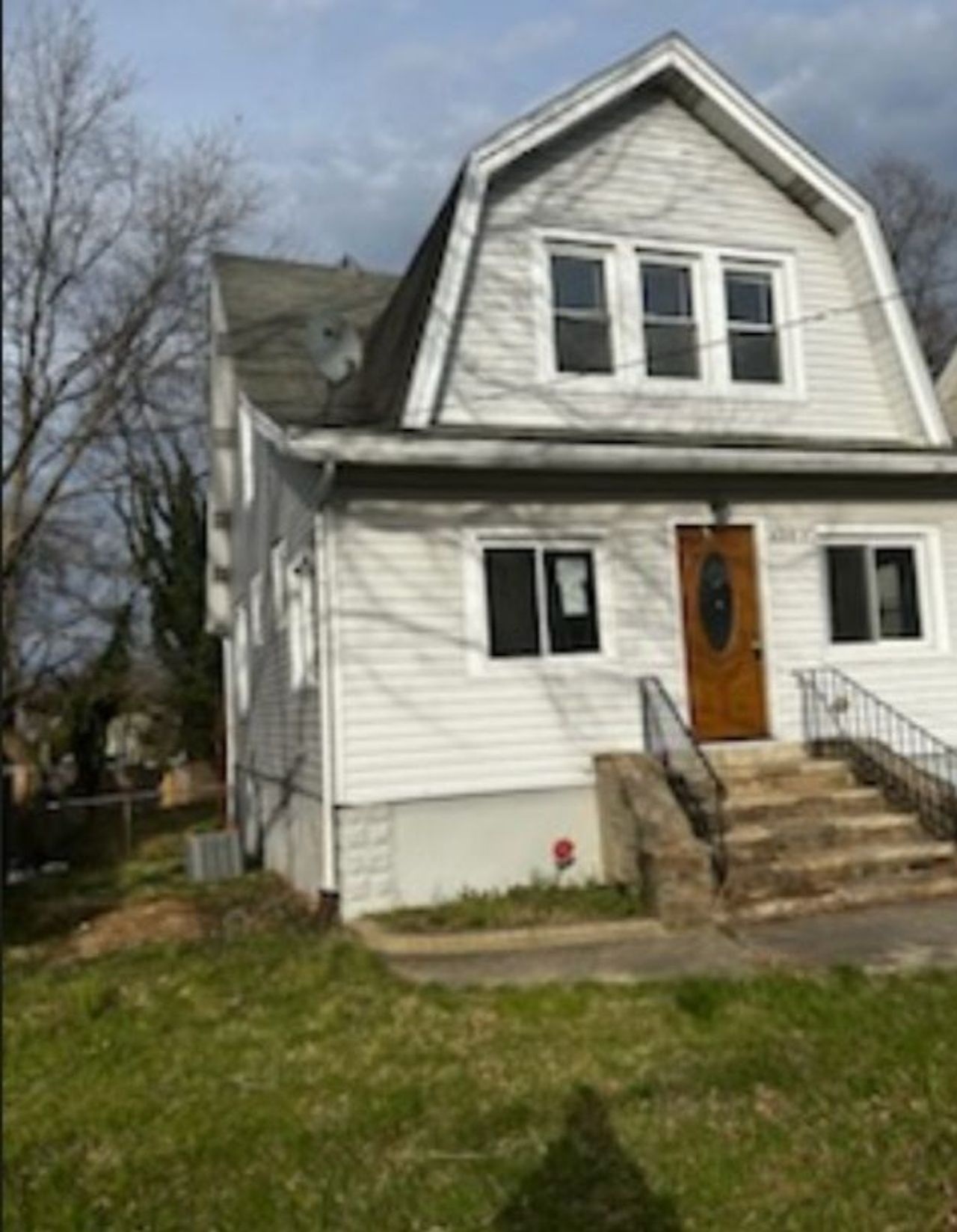 listing, photo 1