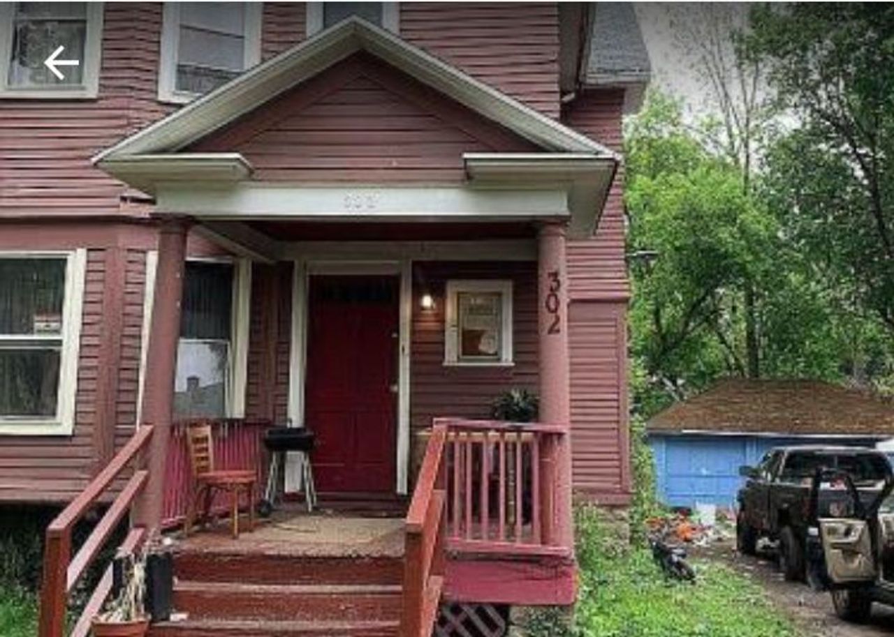 listing, photo 1