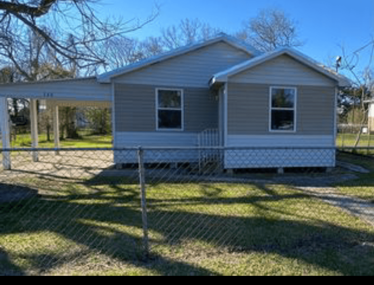 listing, photo 1