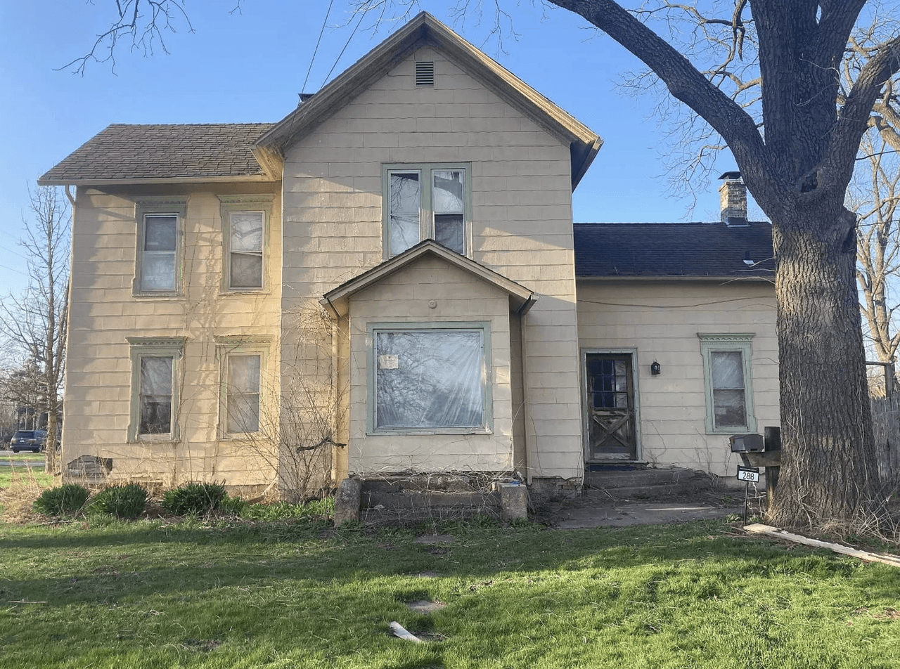 listing, photo 1