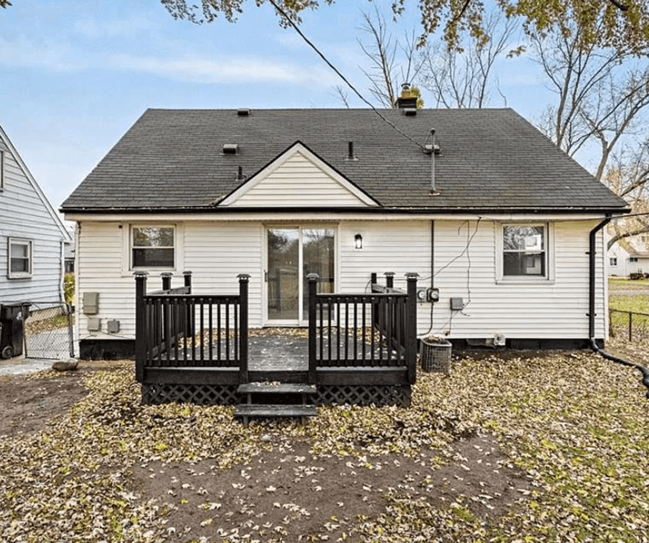 listing, photo 1
