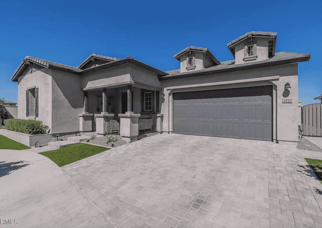 listing, photo 1