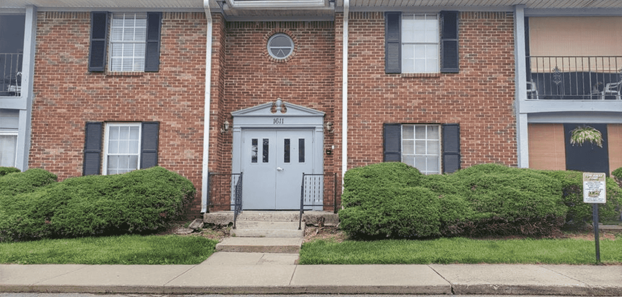 listing, photo 1