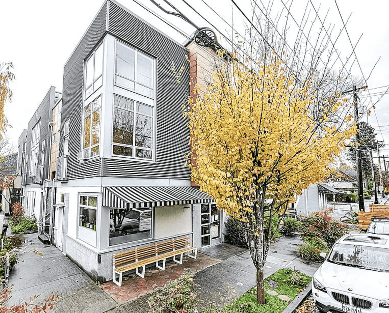 listing, photo 1