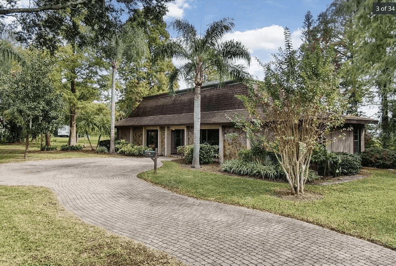 listing, photo 1