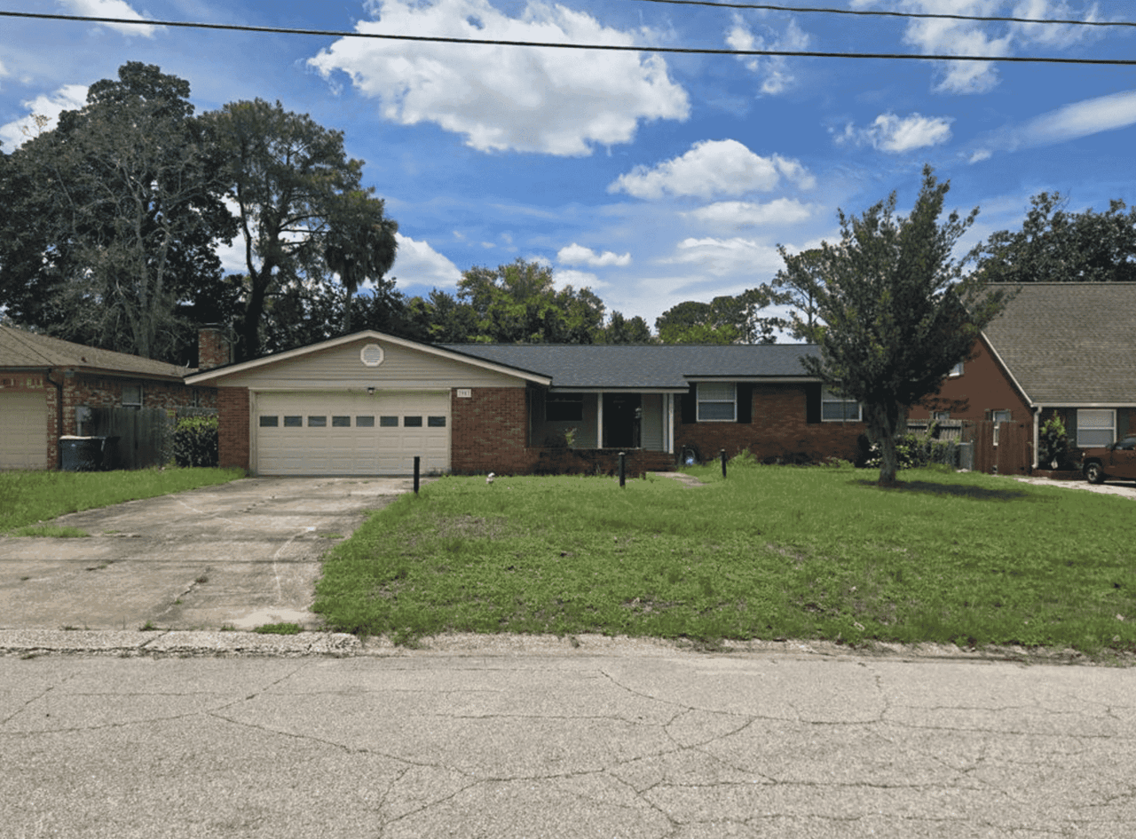 listing, photo 1