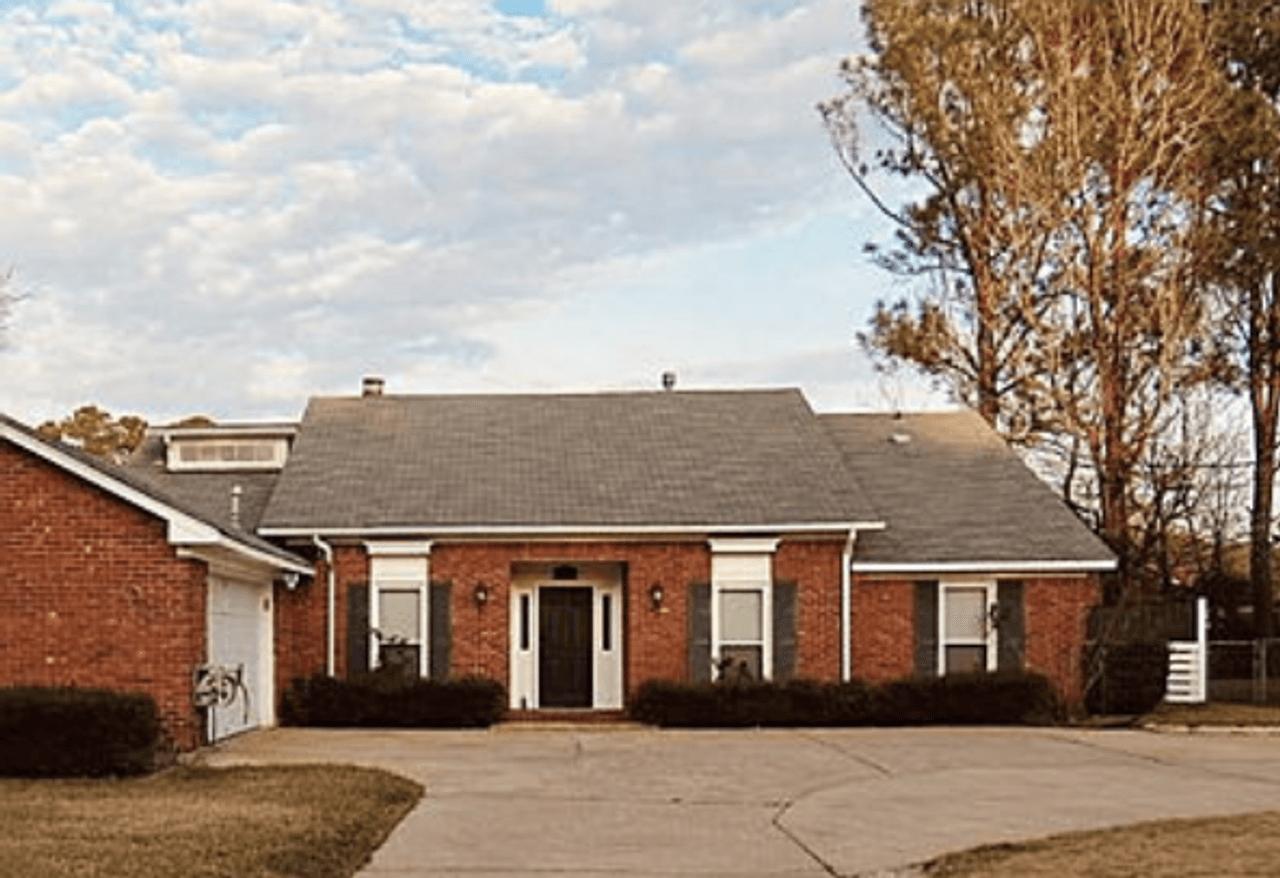 listing, photo 1