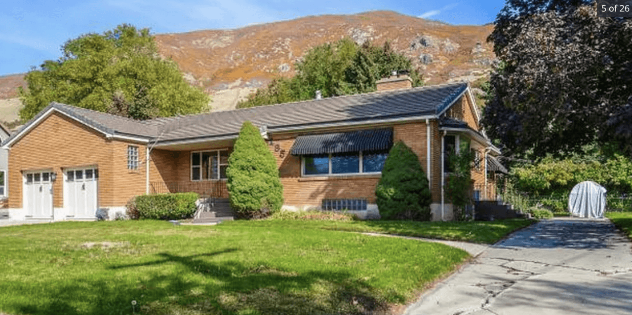 listing, photo 1