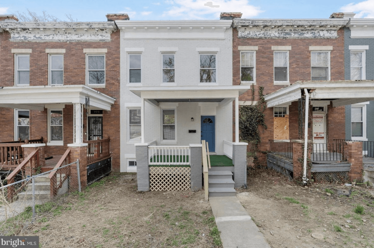 listing, photo 1