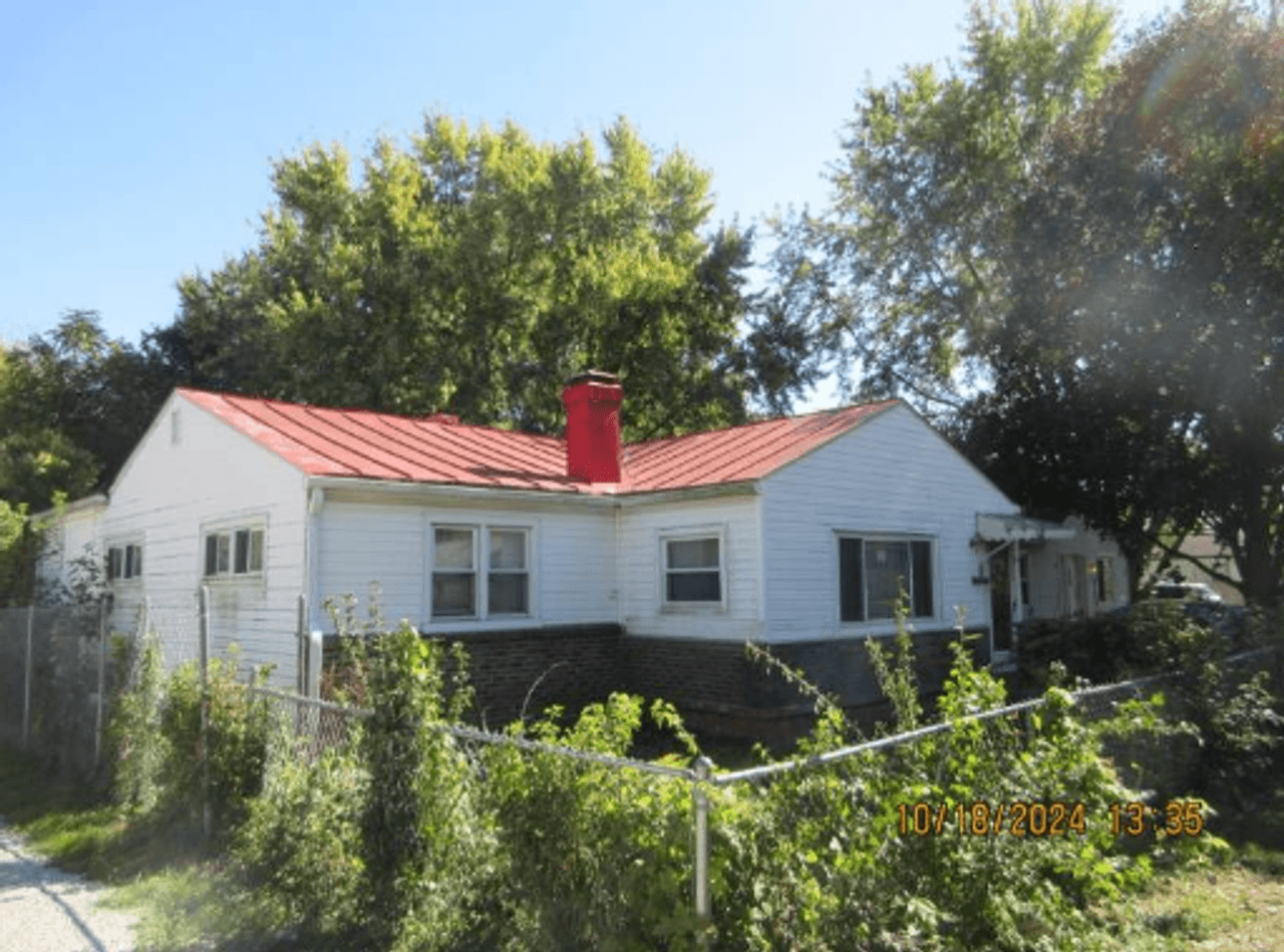 listing, photo 1