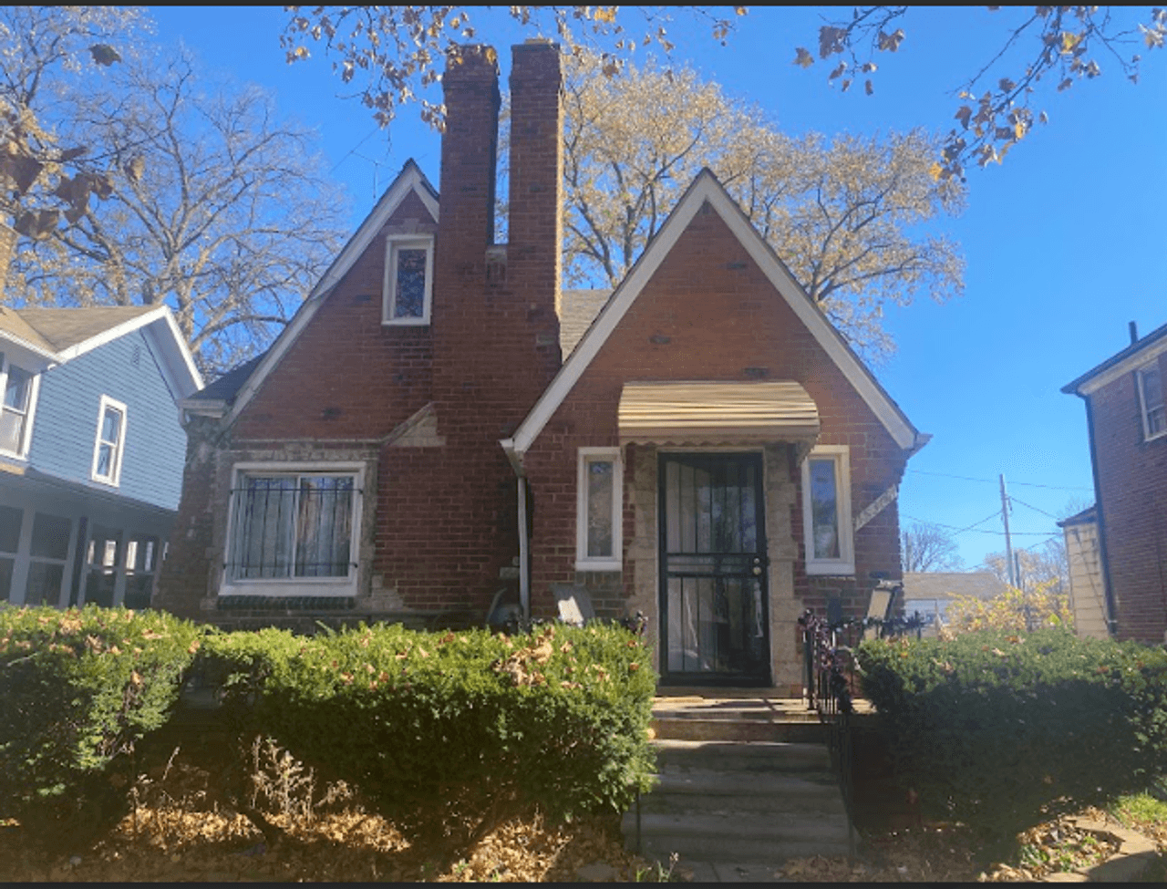 listing, photo 1