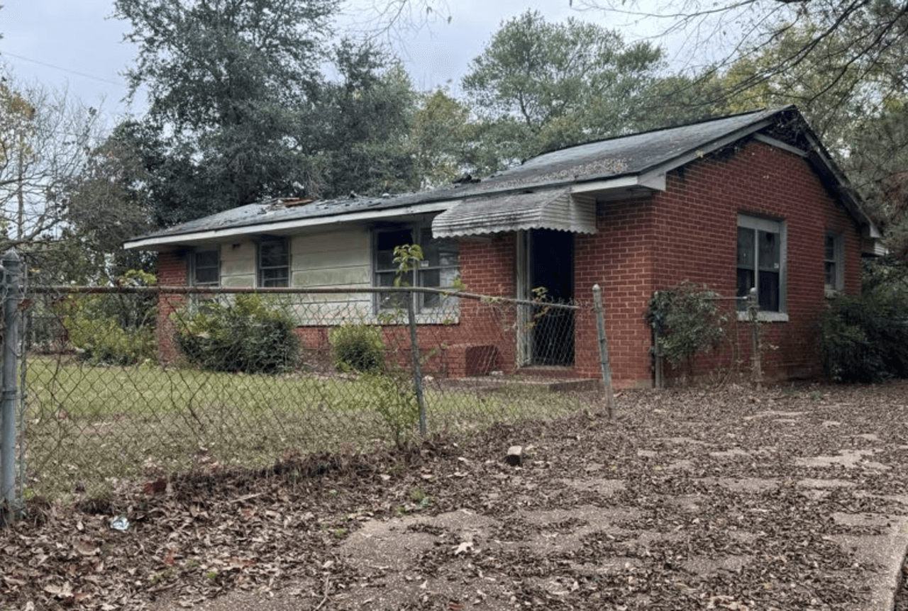 listing, photo 1
