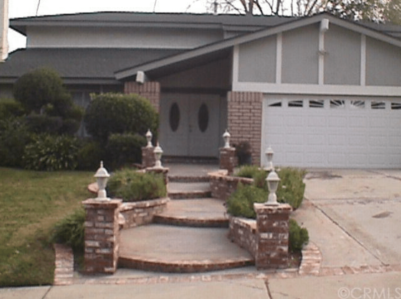 listing, photo 1