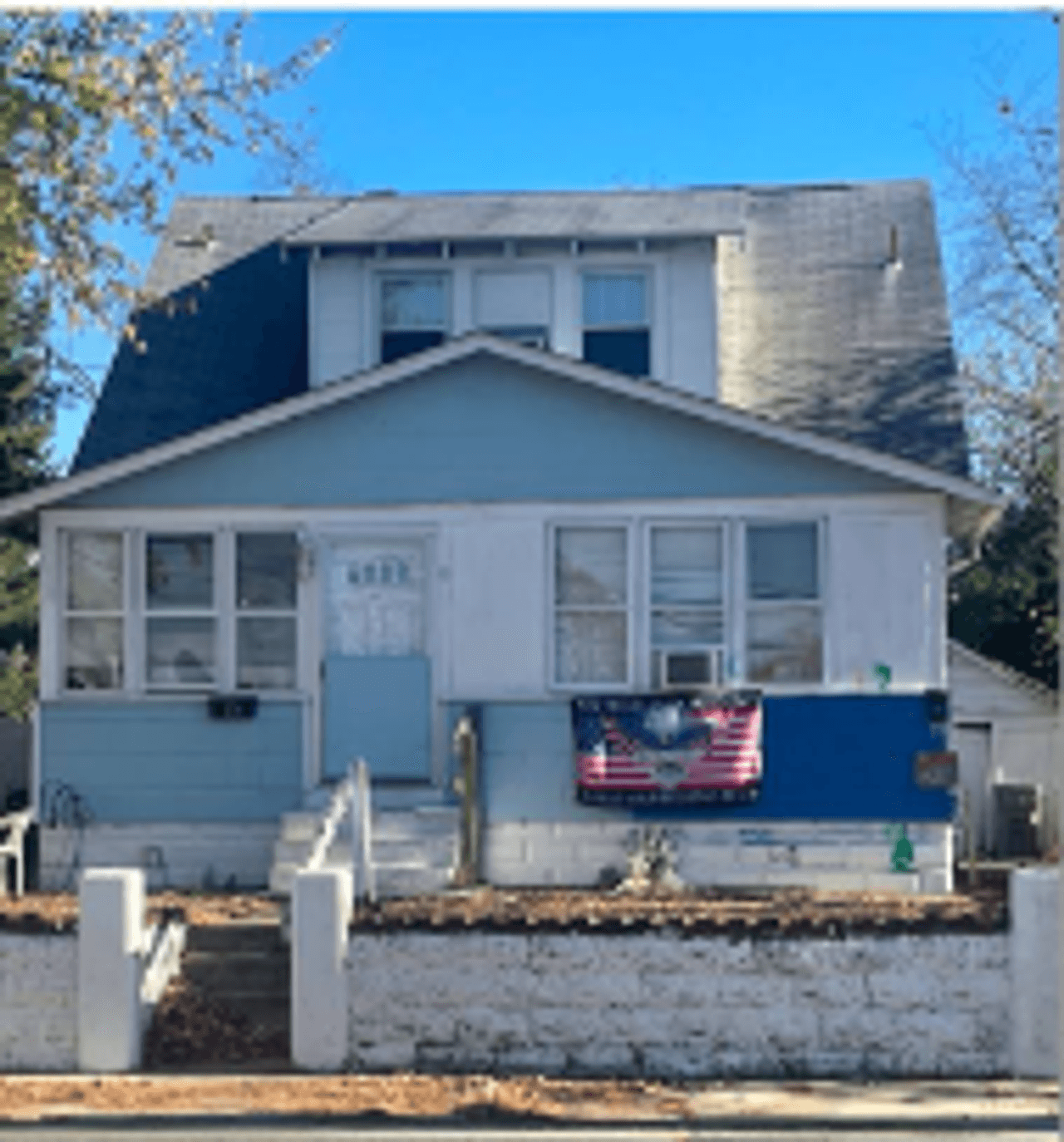 listing, photo 1